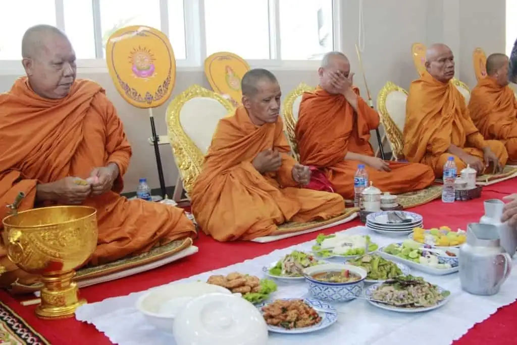 รับจัดบุฟเฟ่ต์ รับจัดเลี้ยง ทำบุญบ้าน