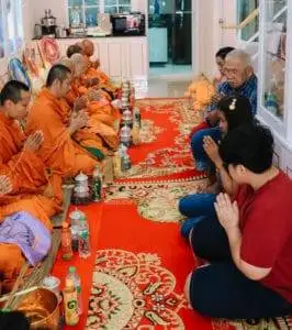ทำบุญขึ้นบ้านใหม่