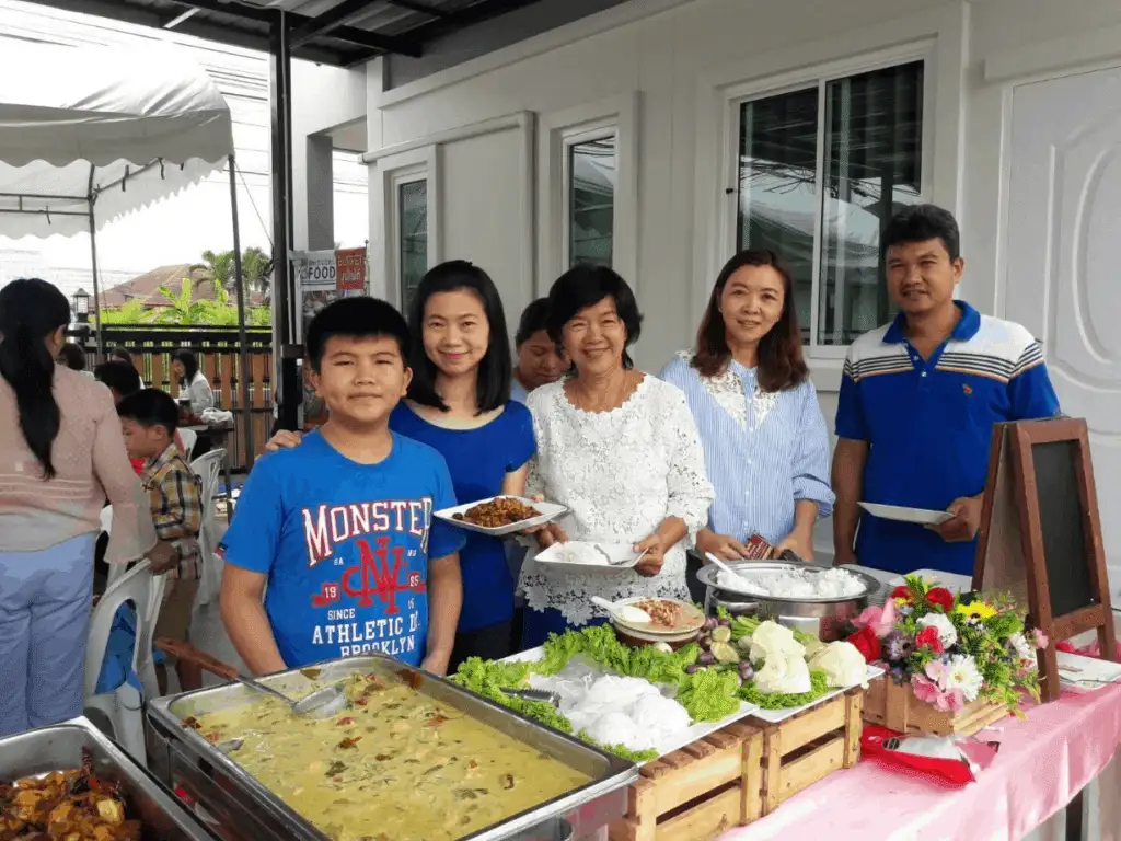 รับจัดบุฟเฟ่ต์ รับจัดเลี้ยง ทำบุญบ้าน