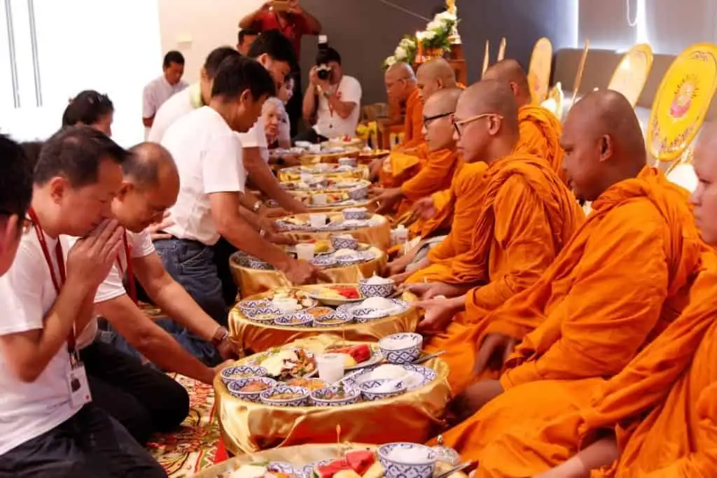 รับจัดบุฟเฟ่ต์ รับจัดเลี้ยง ทำบุญบ้าน