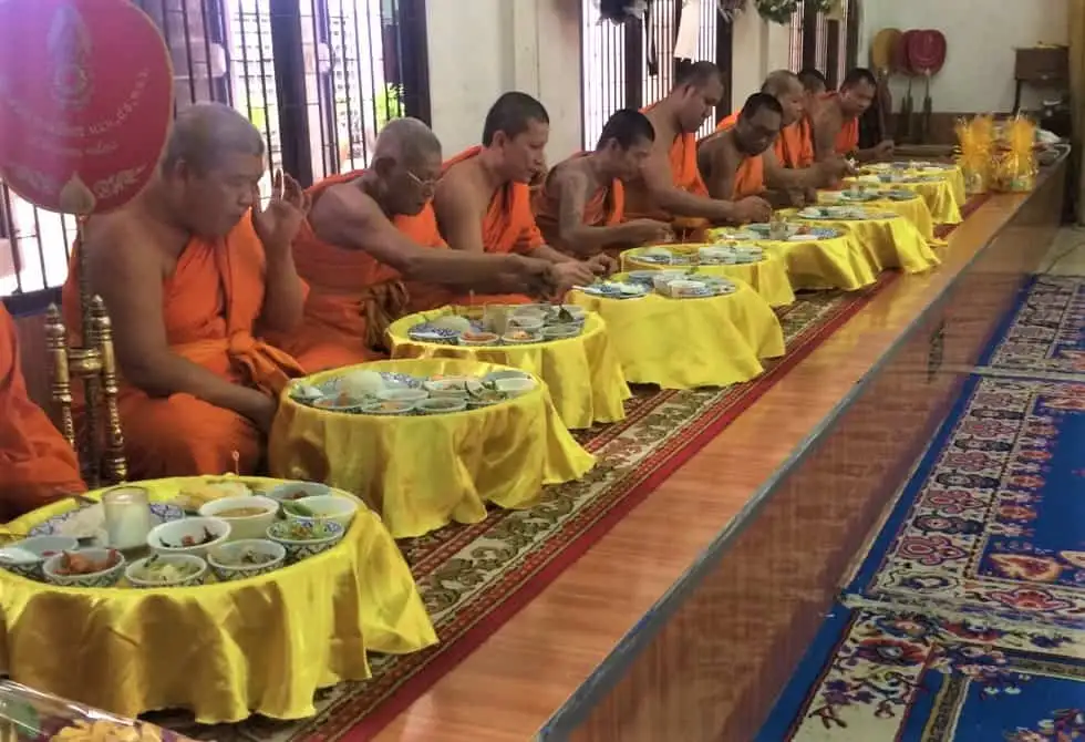 รับจัดบุฟเฟ่ต์ รับจัดเลี้ยง ทำบุญบ้าน