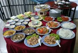 อาหารเลี้ยงพระ พระวง พระโตก ปิ่นโต