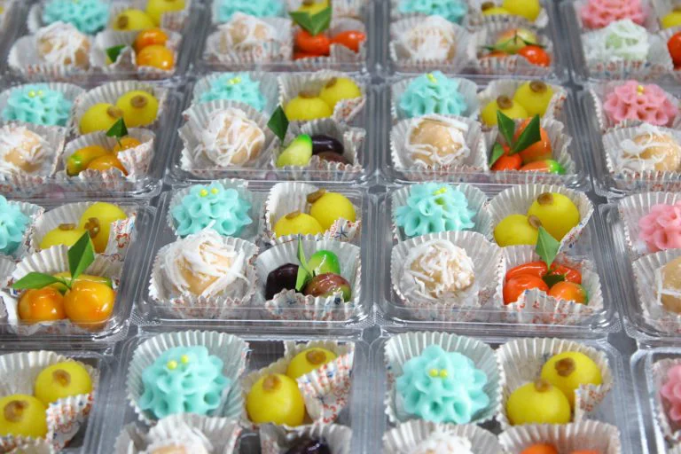 LINE_ALBUM_Snack-box-thai_๒๒๐๘๒๙_2-768x512-1