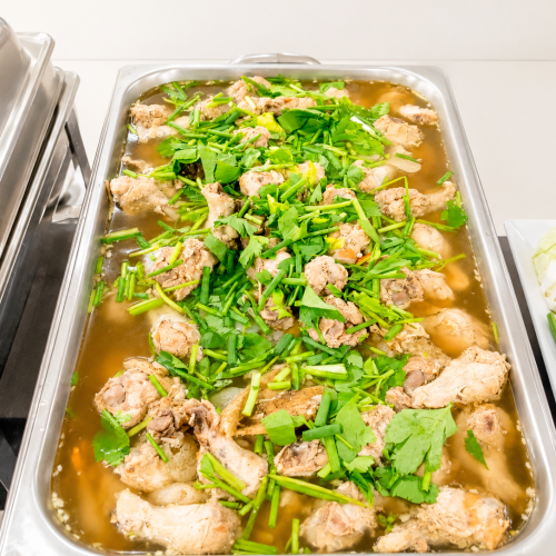 ไก่ตุ๋นเยื่อไผ่